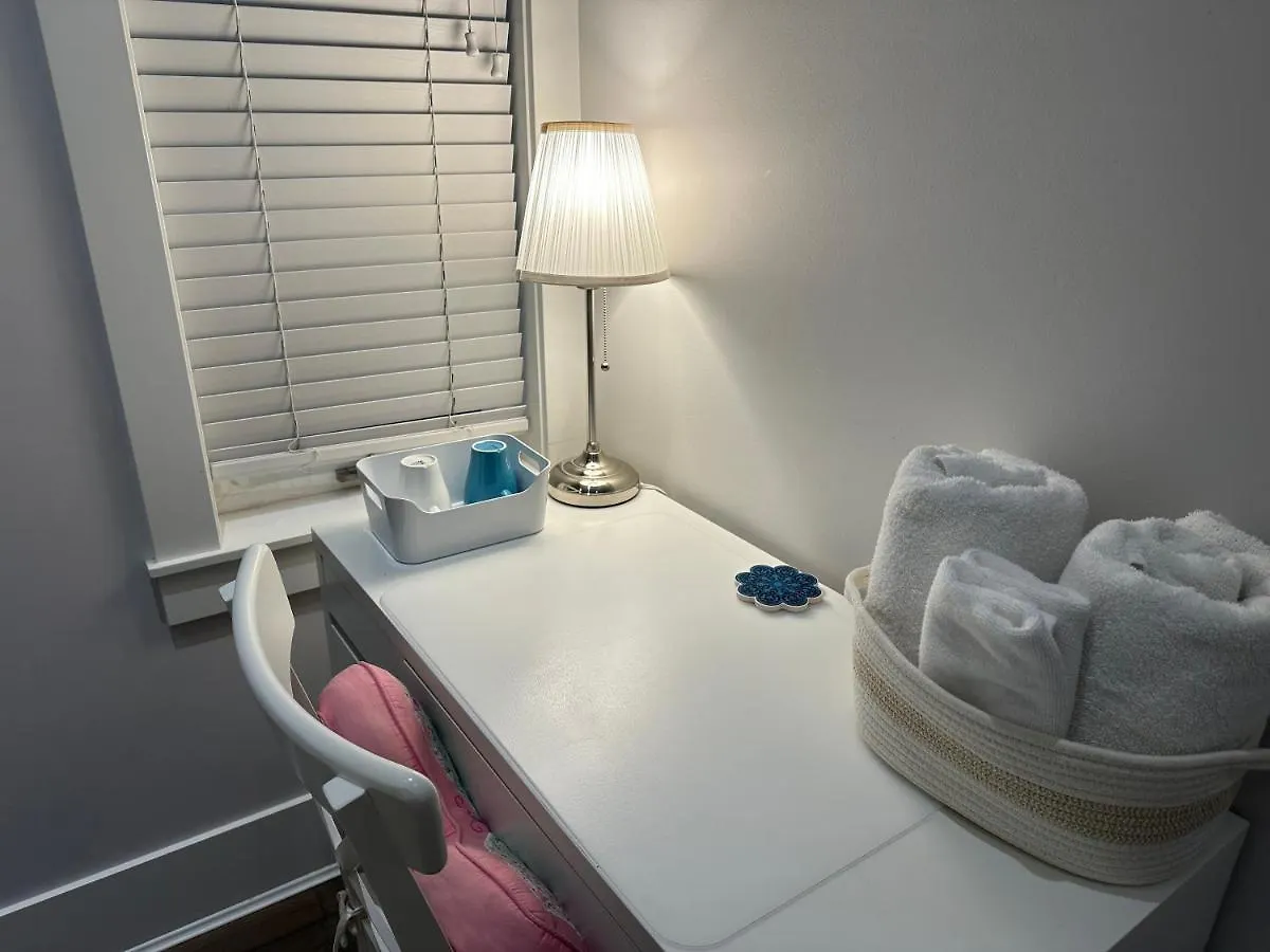 ゲストハウス Vancouver West Cozy Retreat By Host Launch