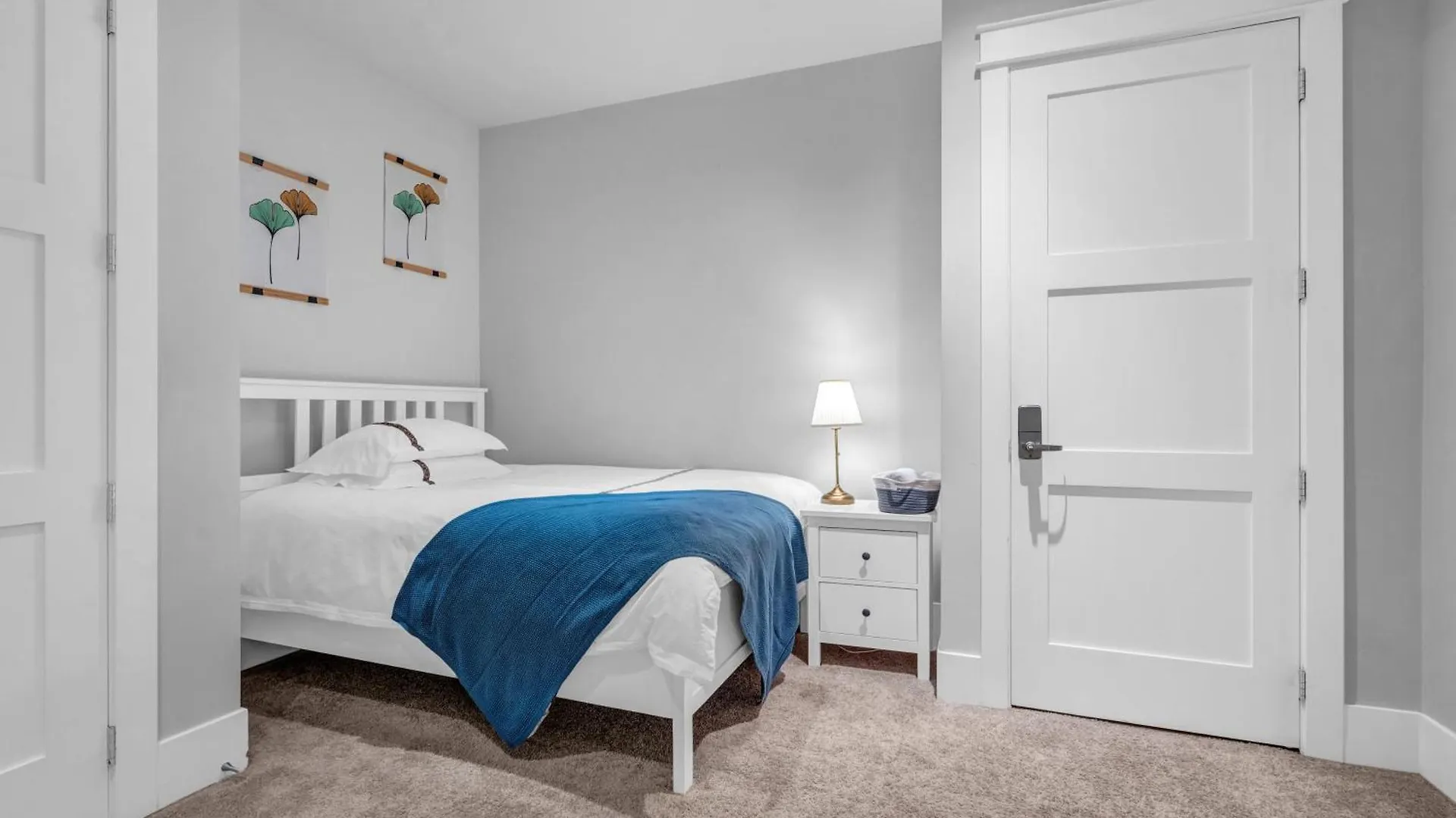 Vancouver West Cozy Retreat By Host Launch 2*,  カナダ
