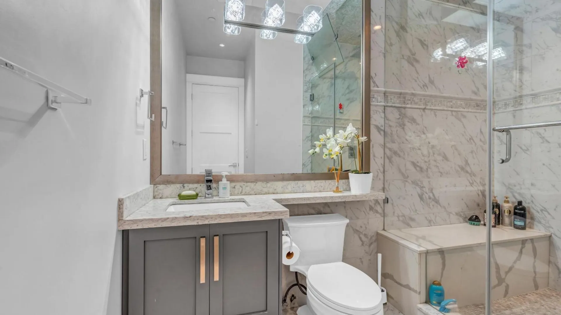 Vancouver West Cozy Retreat By Host Launch 2*,  カナダ