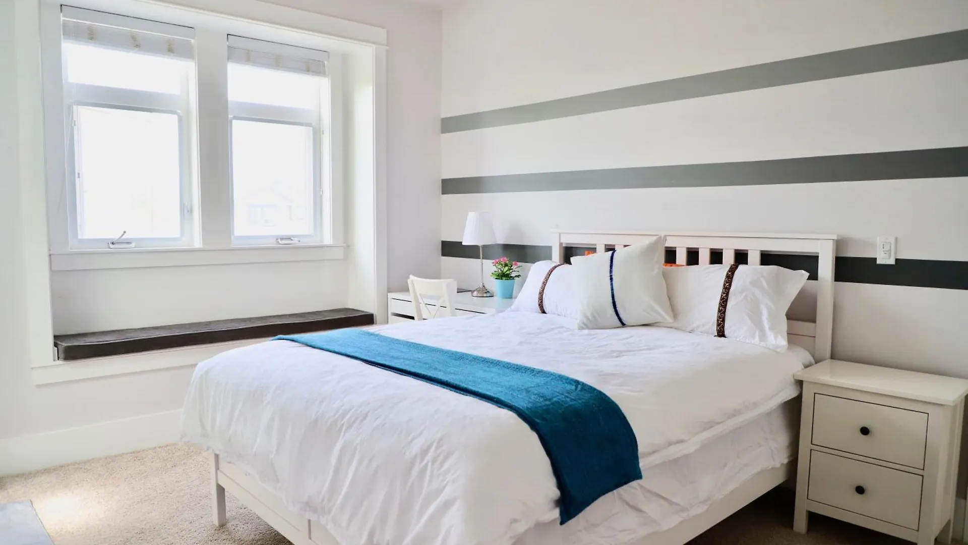 Vancouver West Cozy Retreat By Host Launch ゲストハウス