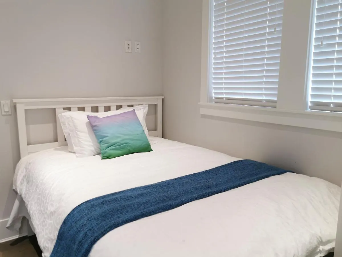 ** بيت ضيافة Vancouver West Cozy Retreat By Host Launch كندا